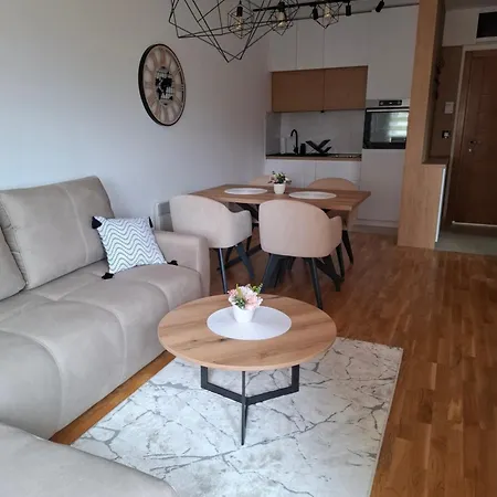 Leonardo 72,apartman شقة *